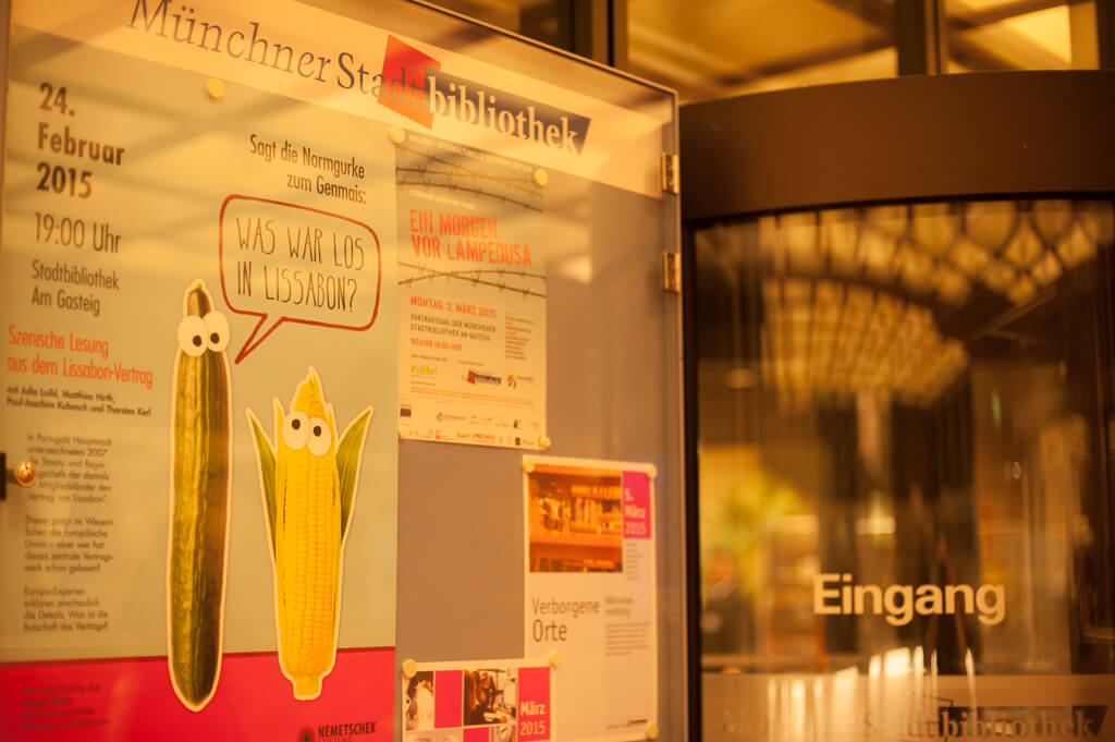 Der Eingang zur Veranstaltung in der Münchner Stadtbibliothek